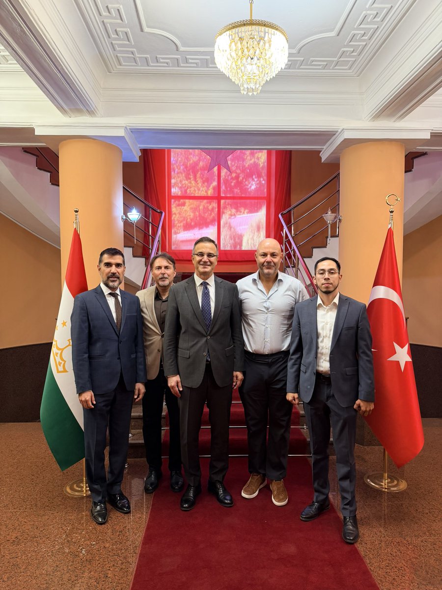 AcarUmut's tweet photo. Türkiye’nin en büyük otel işletme gruplarından River Rock başkanı Buğra Berberoğlu ve ekibini ağırladık. River Rock Aralık ayında açılacak Wyndham Duşanbe otelinin işletmesini üstlenecek. Duşanbe otelcilik sektörü, Türkiye’nin bu alandaki dünyaca ünlü tecrübesiyle tanışacak. 🇹🇷🇹🇯 https://t.co/Sazav0sMLU