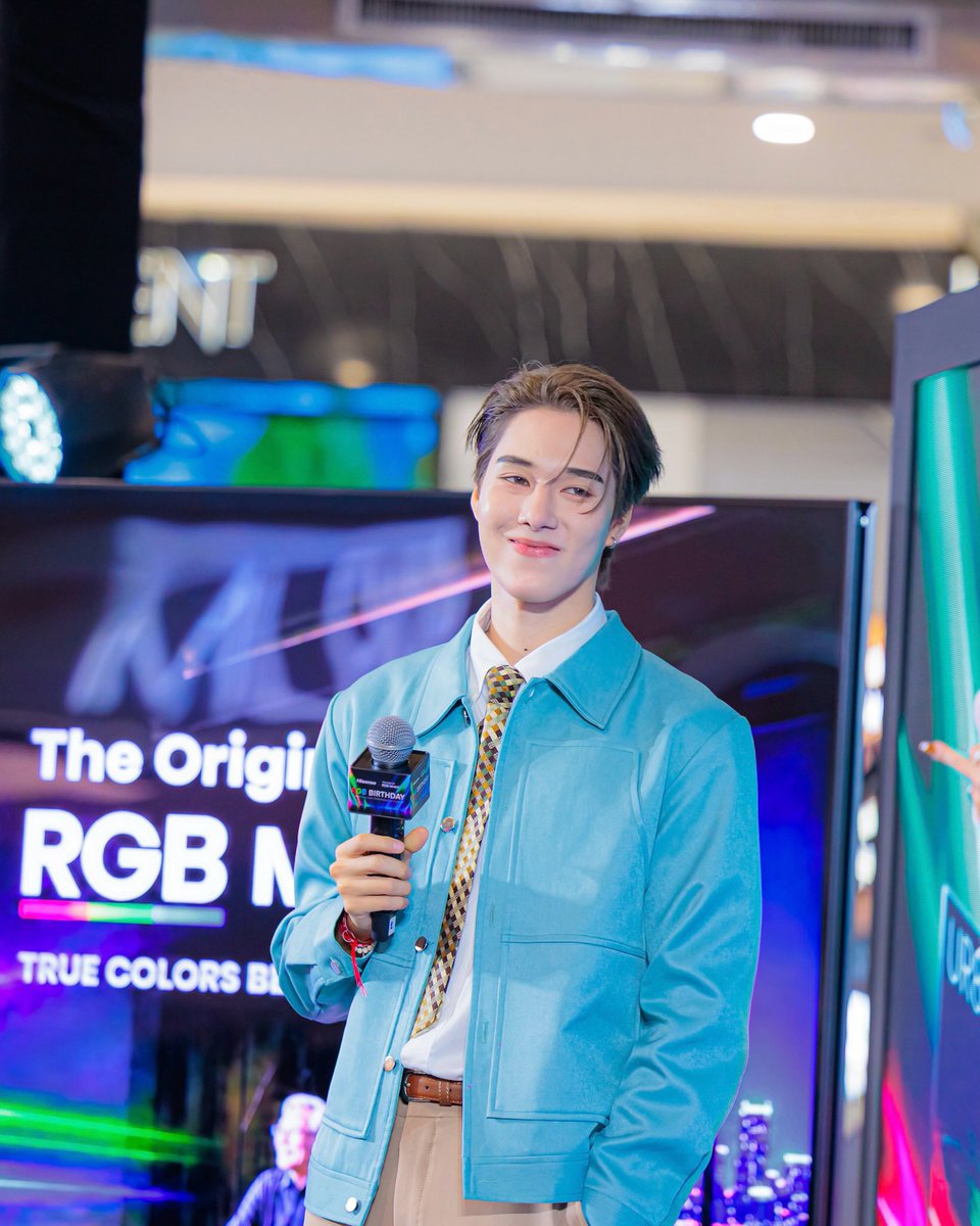 forskynani_'s tweet photo. hirunkit_ IG
🔗 https://t.co/jXNg7Re5uE

สุขสันต์วันเกิดครบรอบ 1 ปี Hisense RGB MiniLED ในประเทศไทยนะครับ! ขอบคุณ hisensethailand ที่ชวนผมมาร่วมเป็นส่วนหนึ่งของงานนี้ และขอบคุณทุกคนที่มาร่วมฉลองและสร้างโมเมนต์พิเศษไปด้วยกัน ดีใจมาก ๆ ที่ได้เจอทุกคนนะครับ 💙

#HisenseThailand #HisenseRGBMiniLED #HisenseRGBMiniLEDxNani #RGBBirthday
#TheOriginOfRGBMiniLED
#hirunkit_