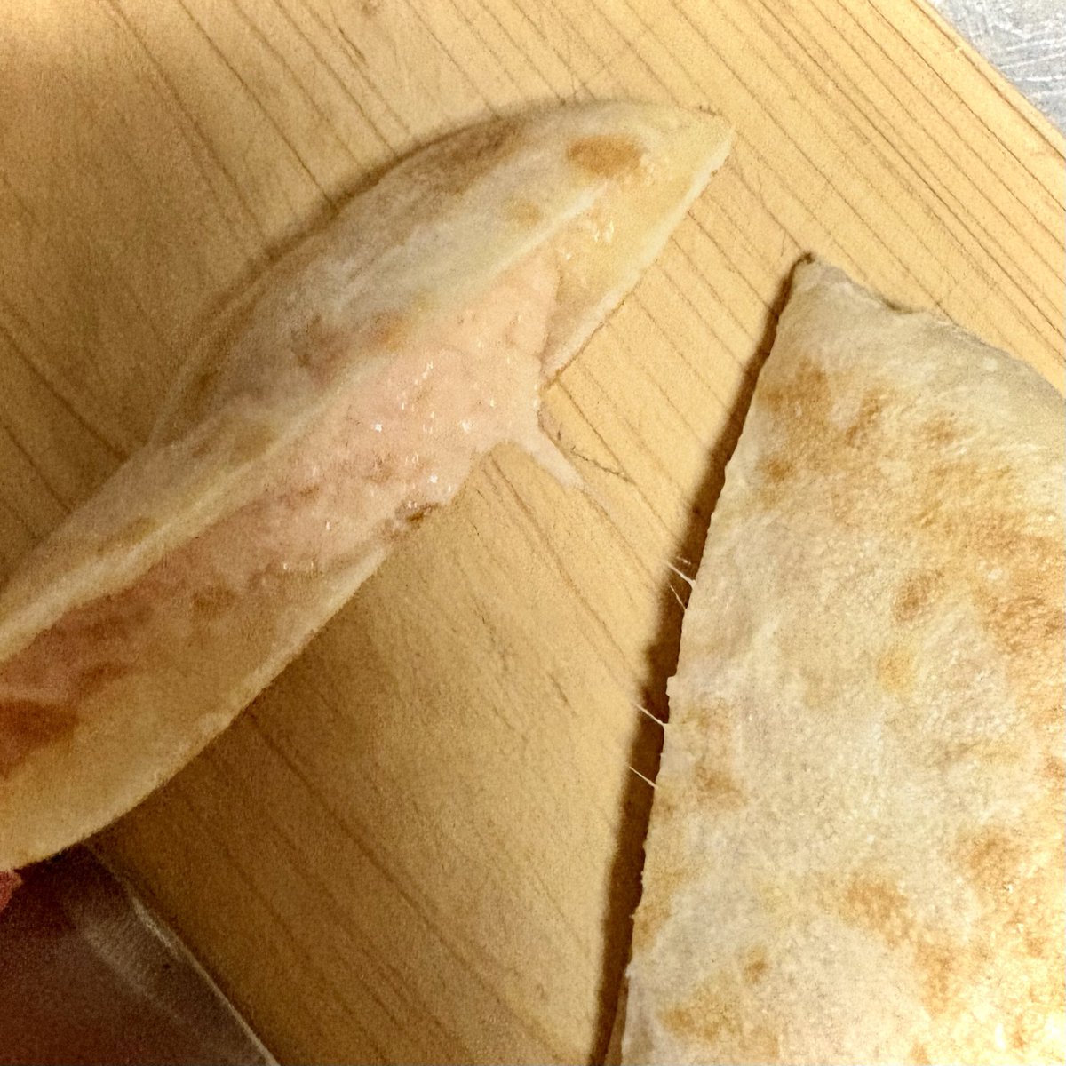ando_udo's tweet photo. 明太チーズナンもちもちで上手く焼けた〜✌︎
https://t.co/4Ip1gRTPEr
でも単体だとめちゃめちゃしょっぱい😄
残りの分は明日カレーと一緒に食べる。 https://t.co/gcUHj6kcsR