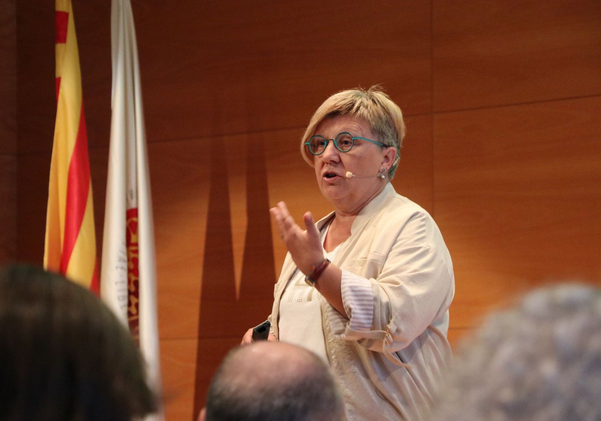 aqucatalunya's tweet photo. El president i la directora d’AQU Catalunya participen en una jornada de conferències sobre professorat a la Universitat Rovira i Virgili. El contingut de la sessió, aquí 👉 https://t.co/rRTmNDOPhX https://t.co/pIPZiFVijO