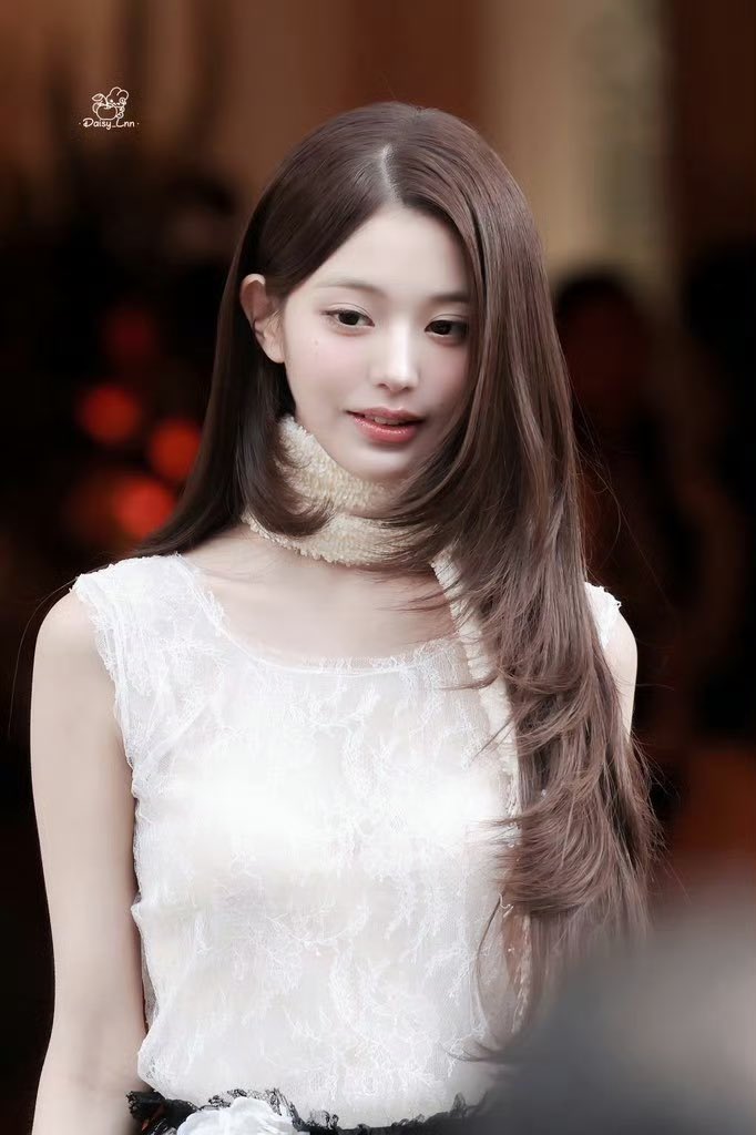 Doria9_'s tweet photo. Wonyoung’s proportions were made for Dior high fashion.

WONYOUNG IN DIOR
#WonyoungDiorSummer27
#JANGWONYOUNG
#WONYOUNG
#DiorSummer27 @Dior https://t.co/07Tr3Pd81j