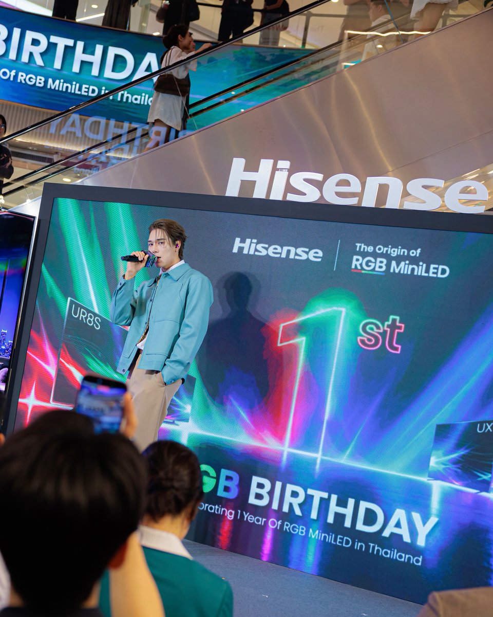 hirunkitfans's tweet photo. 29.09.2026
📷 IG post: hirunkit_

🔗https://t.co/hc7majGFEM

สุขสันต์วันเกิดครบรอบ 1 ปี Hisense RGB MiniLED ในประเทศไทยนะครับ! ขอบคุณ @HisenseThailand ที่ชวนผมมาร่วมเป็นส่วนหนึ่งของงานนี้ และขอบคุณทุกคนที่มาร่วมฉลองและสร้างโมเมนต์พิเศษไปด้วยกัน ดีใจมาก ๆ ที่ได้เจอทุกคนนะครับ 💙

#HisenseThailand #HisenseRGBMiniLED #HisenseRGBMiniLEDxNani #RGBBirthday
#TheOriginOfRGBMiniLED

── #hirunkit_ @Hirunkit_
#kotae
#คำตอบของนานิ
