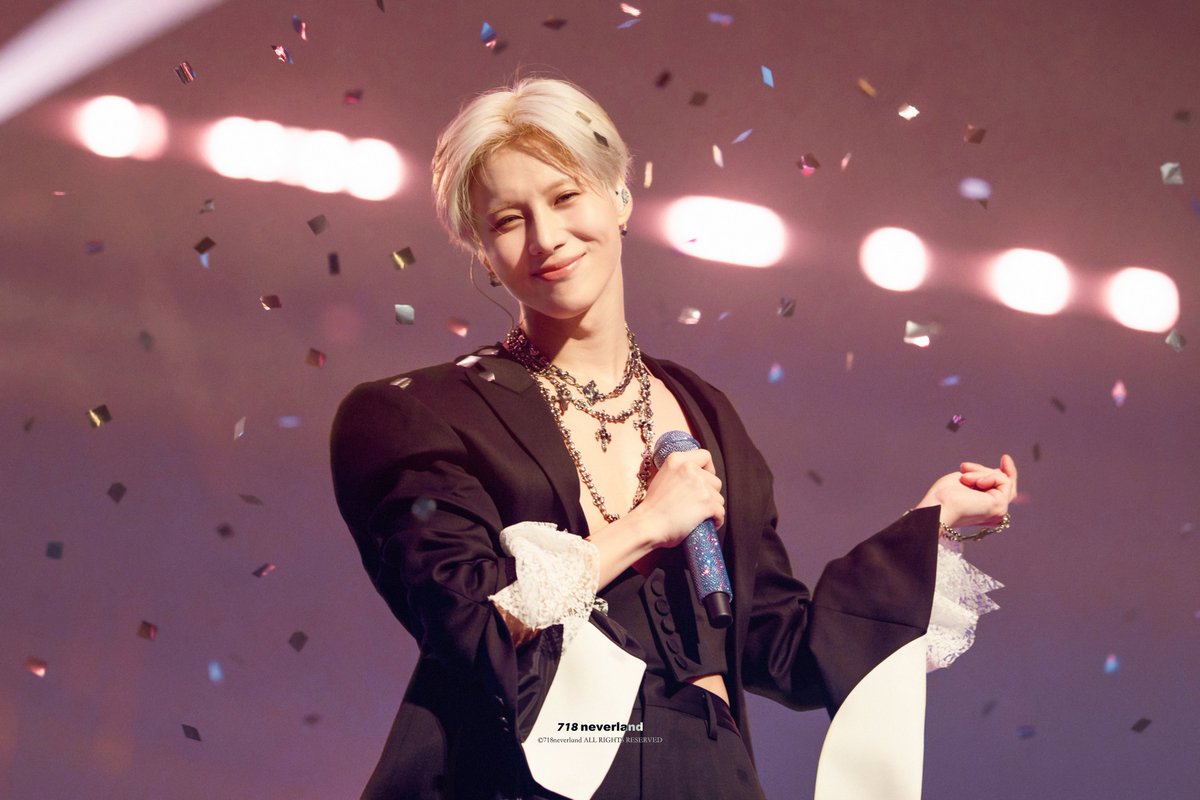 718neverland718's tweet photo. I know this is an incredibly difficult time for everyone, and my heart goes out to all the TAEMates who have been affected and suffered losses. 🙏🏻 I truly understand how heartbreaking this must be. 😭

At the same time, I’m deeply saddened by all the time, effort, and heart our artist put into the North American tour, and by the losses he has suffered because of it.🥲

I believe that as long as our hearts remain connected, there will always be more chances for us to meet again in the future. We love each other so deeply, and no difficulty will ever be able to keep us apart. 🫂❤️‍🩹

An angel with wings will always be free to fly wherever his heart desires. 🪽

Photo - 260918 LiMiNaL day1📷
#태민 #TAEMIN #テミン #泰民
@Taemin_Xoalsox_
