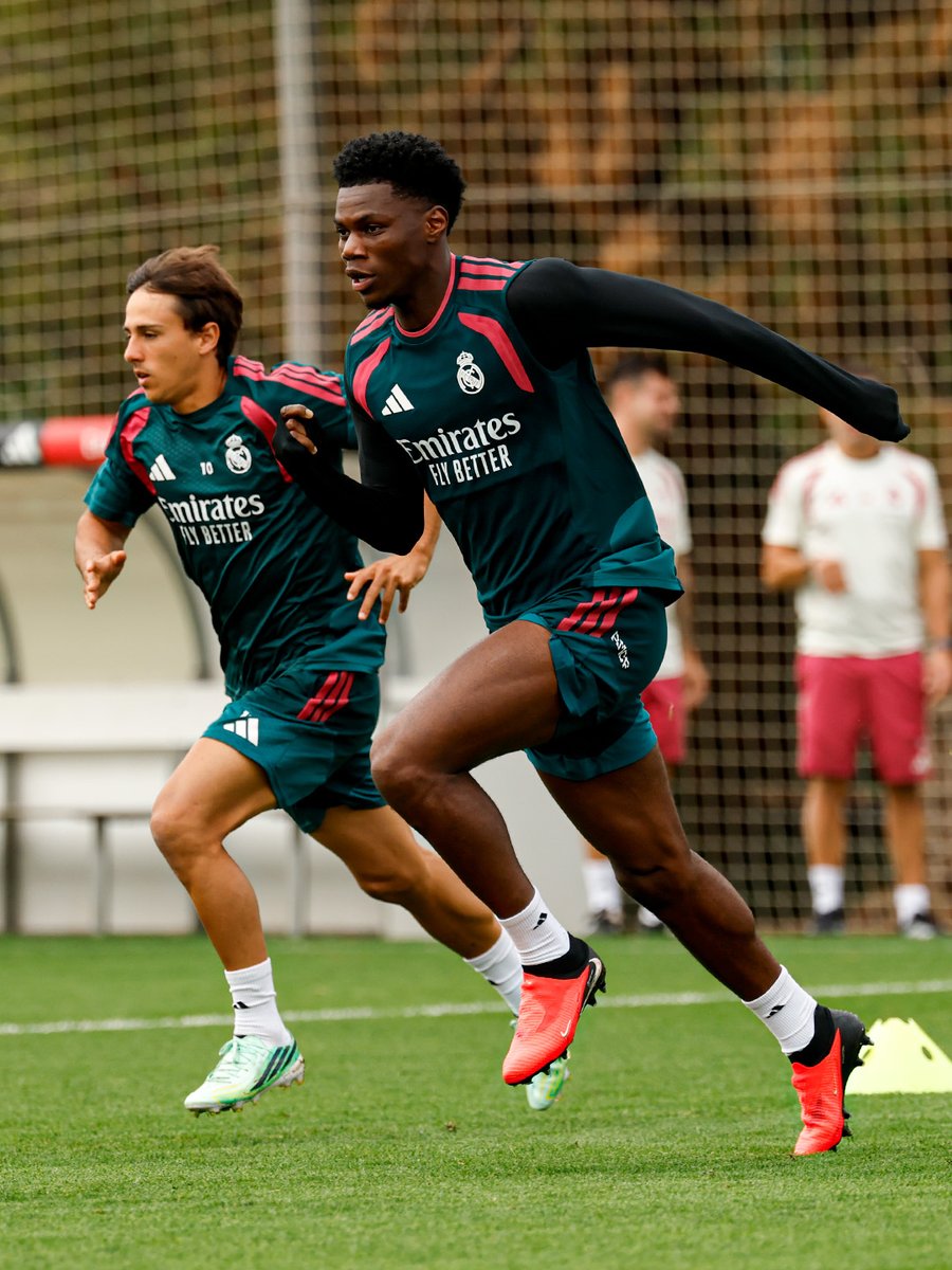 realmadriden's tweet photo. 🏃🏃🏃 https://t.co/2RRkHYetxZ