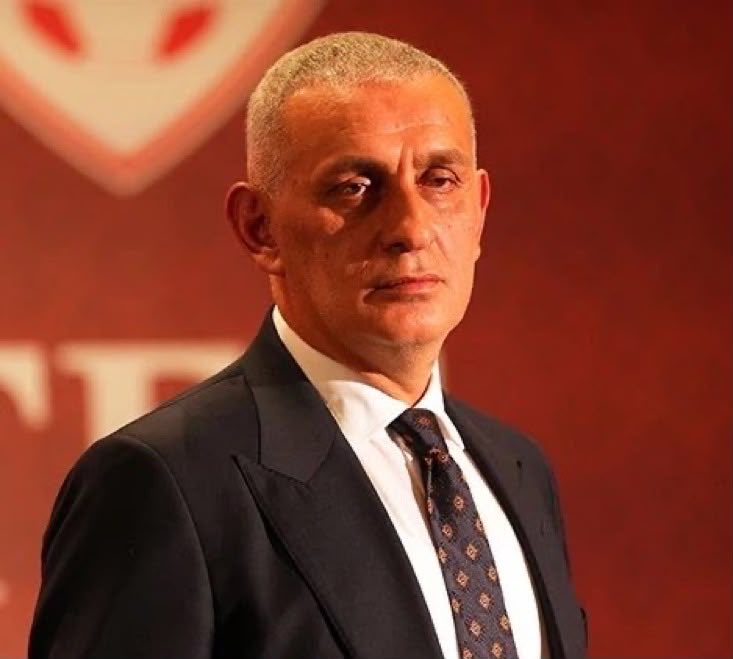 mknews_tr's tweet photo. 🚨 MHK soruşturması sonrası İbrahim Hacıosmanoğlu’nun istifası istendi. TFF başkanlığı için düşünülen isim ise Mesut Özil. (Akşam) https://t.co/6E3b1ktMQa