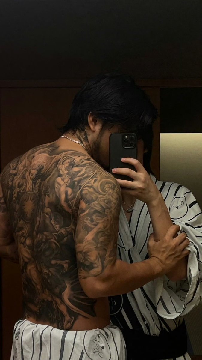 SunnyrainHCN's tweet photo. 25/09/29 New tattoo,choose by two of them together 

#HiroakiRyota https://t.co/KIl79dahbb