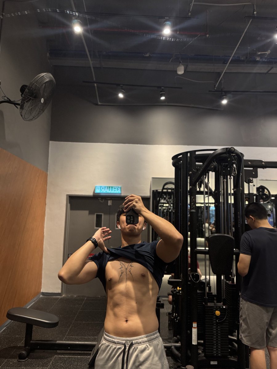 KingsleyTeoh_'s tweet photo. #Gym https://t.co/rqgHXdlJny