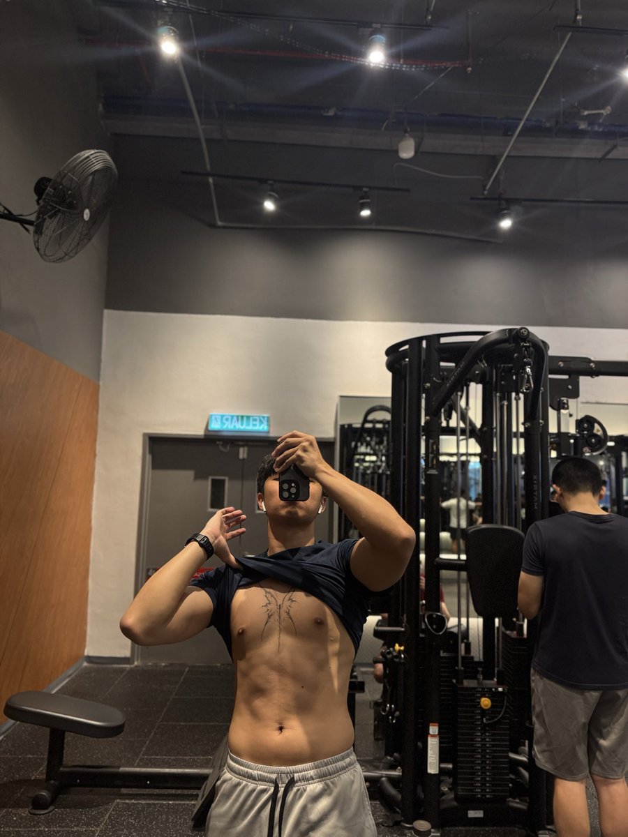 KingsleyTeoh_'s tweet photo. #Gym https://t.co/rqgHXdlJny