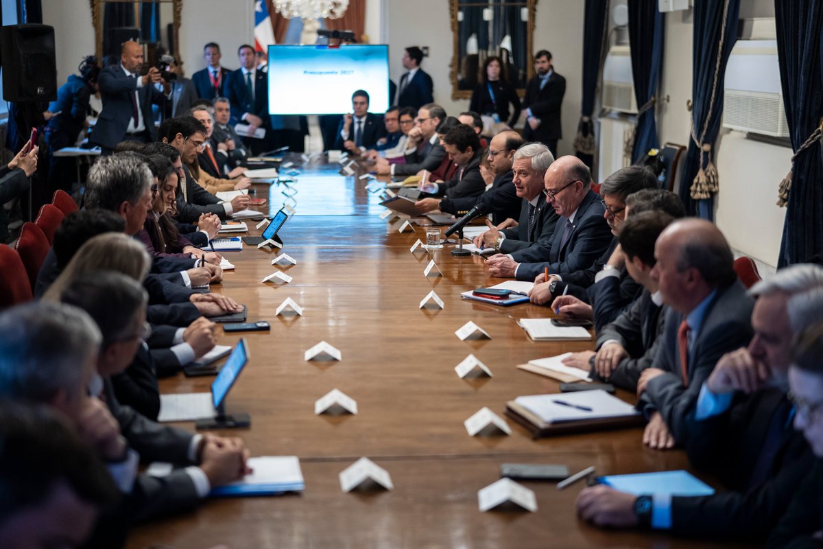 SubseBBNN's tweet photo. El subsecretario Peró participó esta mañana de un nuevo Consejo de Gabinete de Subsecretarios liderado por el Presidente Kast, en el Palacio de La Moneda. https://t.co/kob3rpTApt