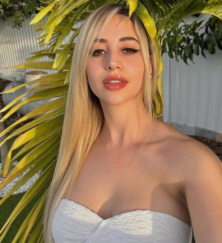 Britneysmijd7l1's tweet photo. Hello am a single lady 28 years old and am looking for a man ❤️ if you are interested kindly comment https://t.co/ZLjvY3rArV