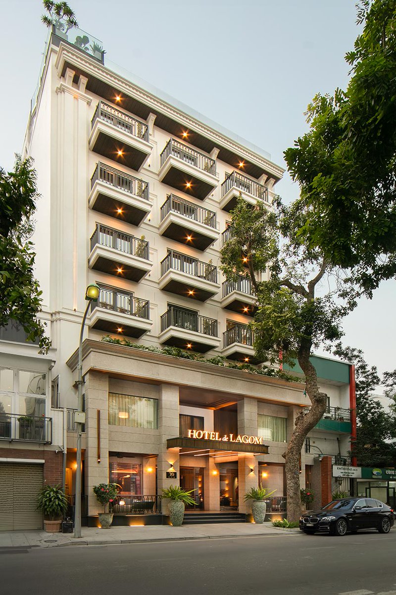 vnfootsteps's tweet photo. A serene oasis in the heart of Hanoi's vibrant Old Quarter, HOTEL de LAGOM offers the perfect balance of Swedish minimalism and French elegance.

Experience a peaceful retreat on your next journey to Vietnam! 🇻🇳 👉 
https://t.co/dWvgllj46G https://t.co/LtZh03gjdo