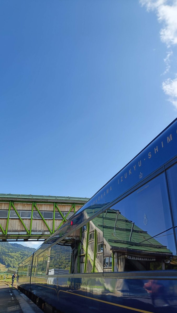 cheerfulhuizi's tweet photo. THE ROYAL EXPRESSが北海道の大地を走るのは今回が最後という今シーズンの最後の最後の旅に参加
もうTHE ROYAL EXPRESSは北海道には帰ってこないから
一期一会という意識を強く持った今回の旅
風景も音楽も食事も飲物も、そして人も、キラキラ光る一期一会
#THEROYALEXPRESS
#HOKKAIDO日本最北端の旅 https://t.co/ZQwBmZdP7g