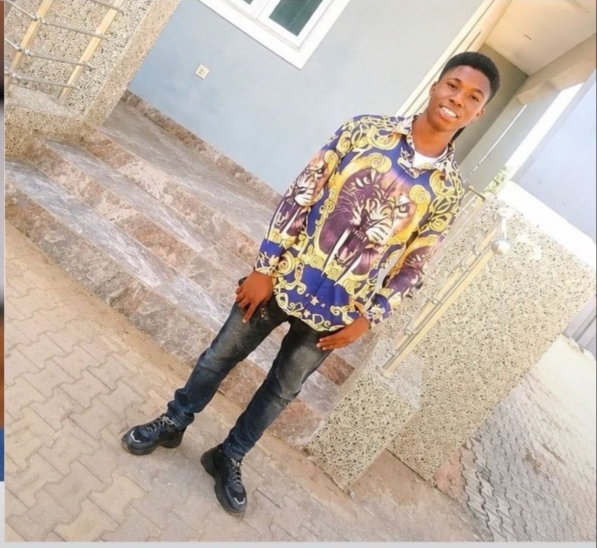 thatbobprnew's tweet photo. So this Deriko guy is actually 19 years old? 😂😭

The internet has made some of us call our younger brothers “big bro.” 😭😂 https://t.co/OWoywaJVJK