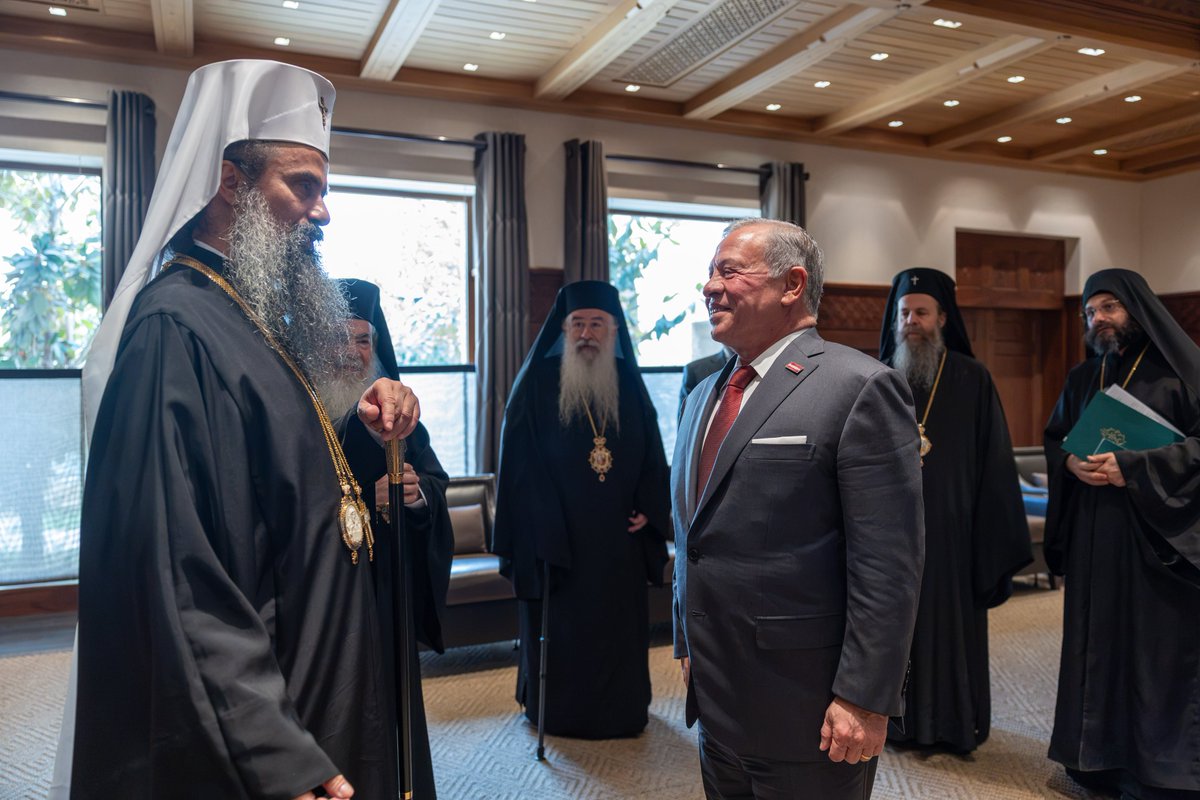 RHCJO's tweet photo. جلالة الملك عبدالله الثاني يستقبل غبطة بطريرك بلغاريا ومتروبوليت صوفيا، كيريوس كيريوس دانييل في قصر الحسينية.
وأكد جلالته استمرار #الأردن في الحفاظ على الوجود المسيحي في المنطقة. https://t.co/QFSQDagsAk