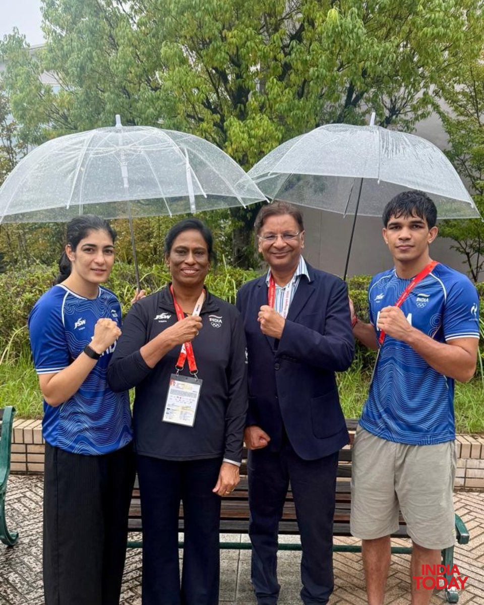IndiaToday's tweet photo. #InPic | Indian boxing celebrated a historic performance at the Asian Games 2026 in Japan, with finalists Parveen Hooda and Ankush Panghal joined by IOA President PT Usha and Boxing Federation of India President Ajay Singh.
#AsianGames2026 #IndianBoxing #TeamIndia #Boxing #IndiaAtAsianGames