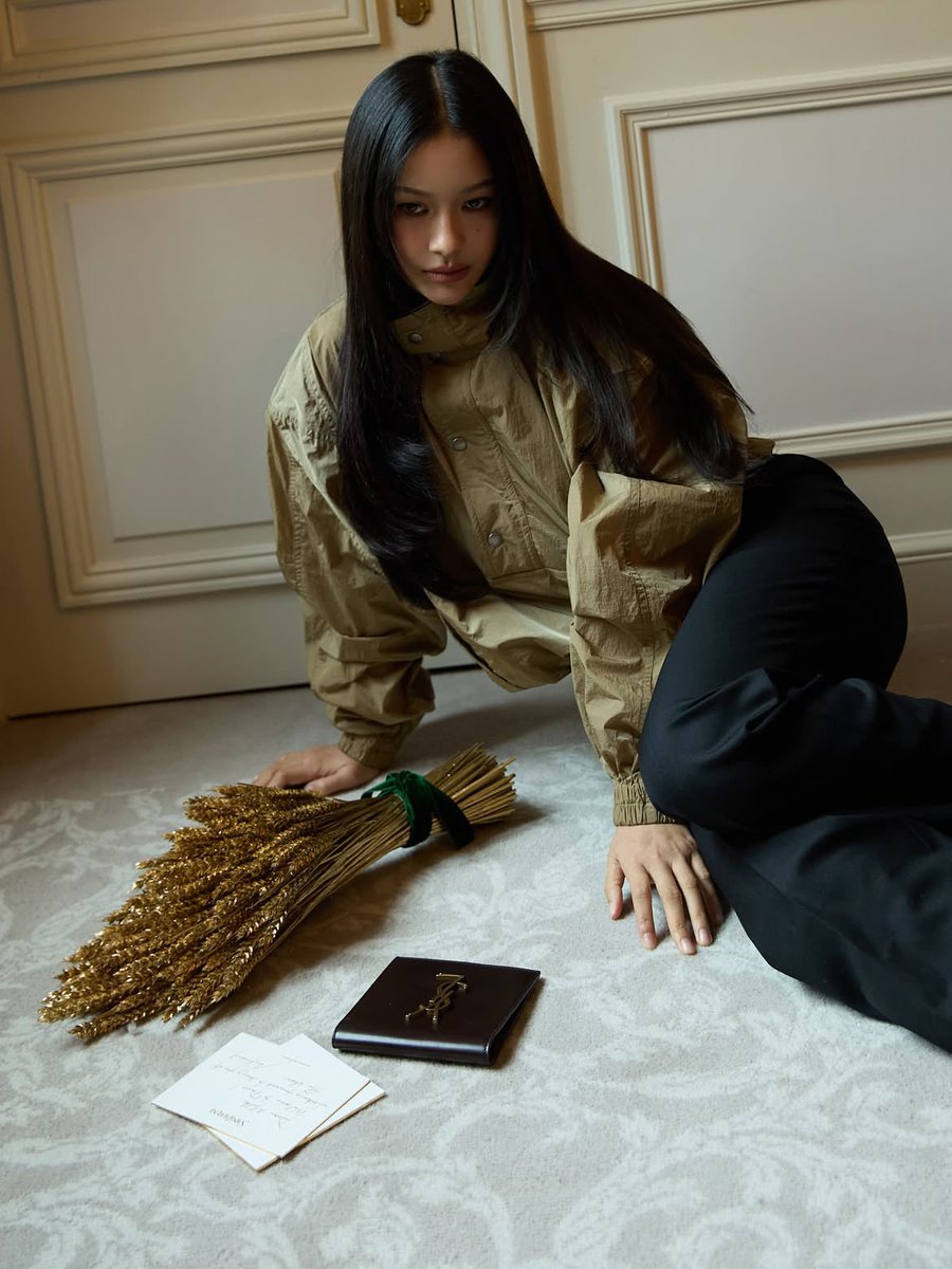 sapphoria_th's tweet photo. OMG!!! OUR BA YSL IS READY FOR TONIGHT! CANT WAIT~!😍🤎

#YSLxMilkPansa
#SaintLaurentSS27
#PFW #YSL 
#MilkPansa
#YvesSaintLaurent https://t.co/5gk0OYRYkM