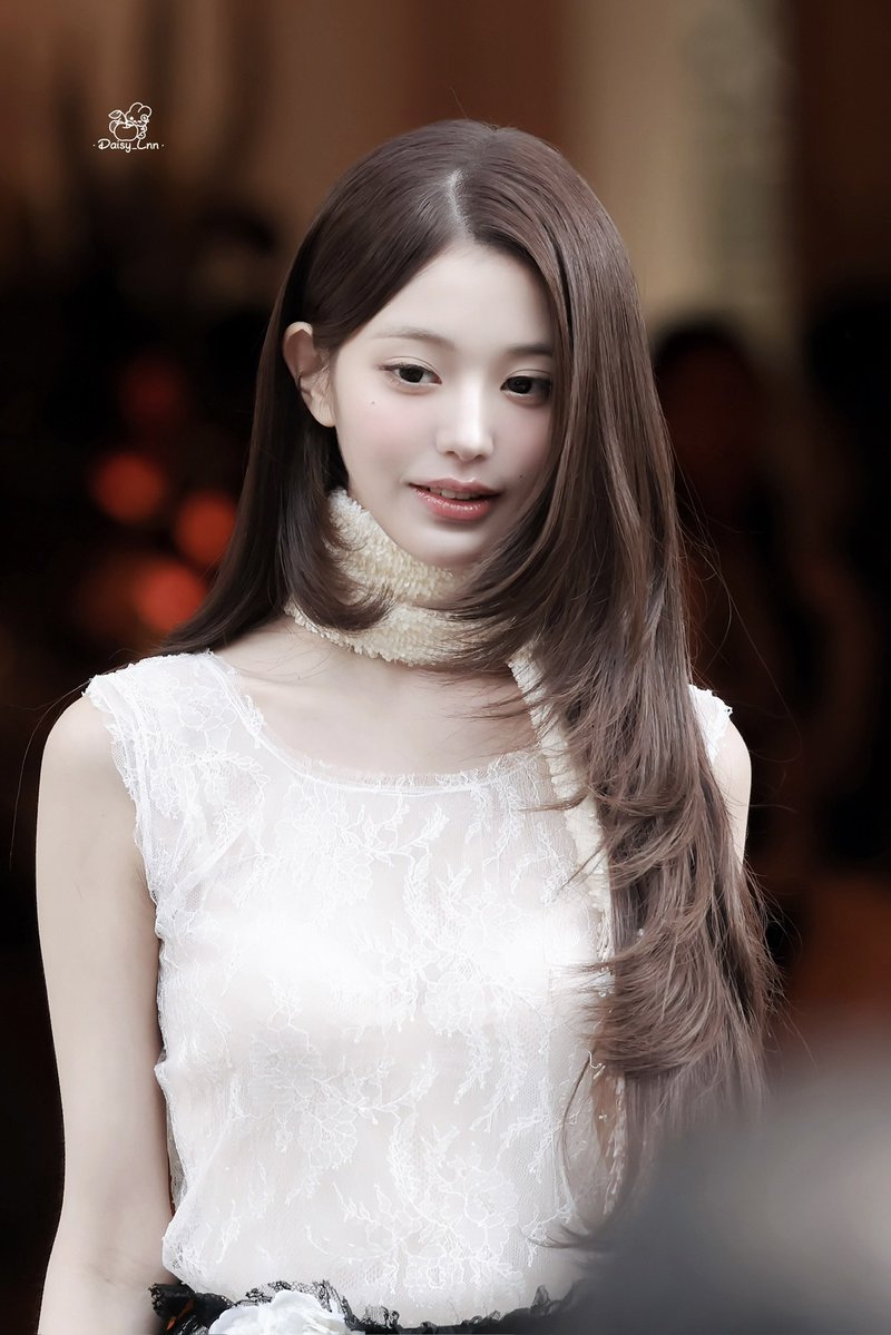 wonyoungdollz's tweet photo. She is our forever Princess 

WONYOUNG IN DIOR
#WonyoungDiorSummer27
#JANGWONYOUNG
#WONYOUNG
#DiorSummer27 @Dior https://t.co/6yBci9RWoW