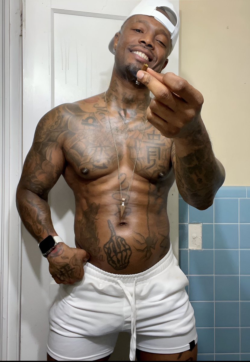 Maleeyecan53414's tweet photo. Good morning😋
#beautifulblackmen #sexyblackmen #eyecandy #maleeyecandy https://t.co/RJJChBv3wE