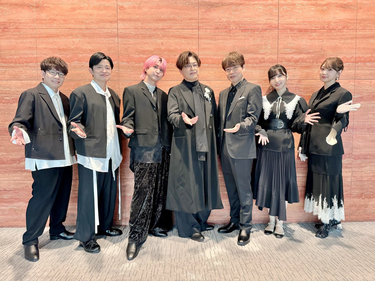 hemp_m's tweet photo. 朗読劇 READING WORLD 
ユネスコ世界記憶遺産 舞鶴への生還
『#約束の果て』(再演)2日目

雨の中、ご来場くださった皆様、ありがとうございました！！

本日、沢村幸太郎を豊永利行が演じさせていただきました。
本作にも参加させていただけて、幸せでした〜っ

昨日の記者発表てのキャスト集合写真＆同じ役を演じられた下野さんとのオフショット＆本日の豊永1ショットを〜っ♪

#READINGWORLD