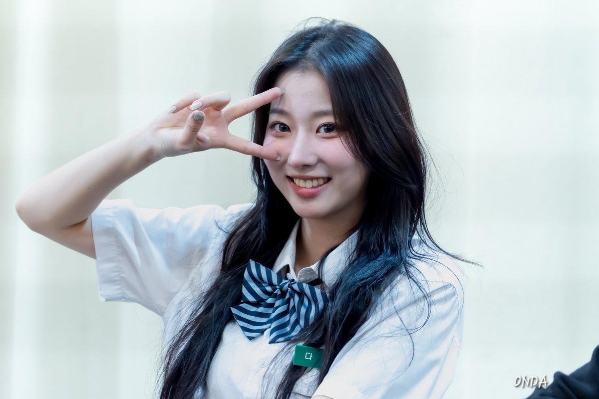 ONDA_EJ's tweet photo. 260920 유스피어 팬싸인회 다온

#USPEER #DAON #유스피어 #다온 https://t.co/MFRp62RCU3