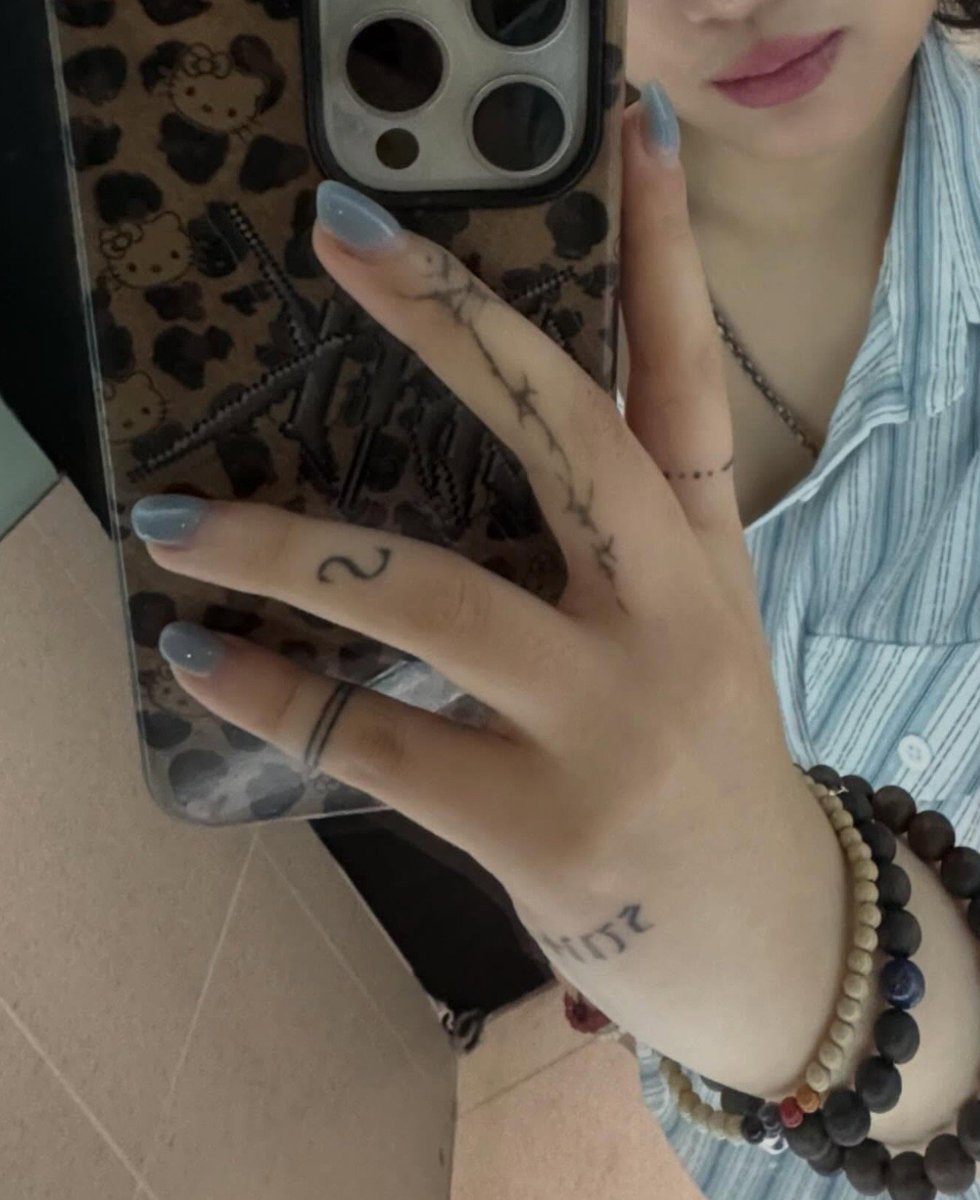 siyooist's tweet photo. tattoos 🫠 https://t.co/MMgpk3TpTk