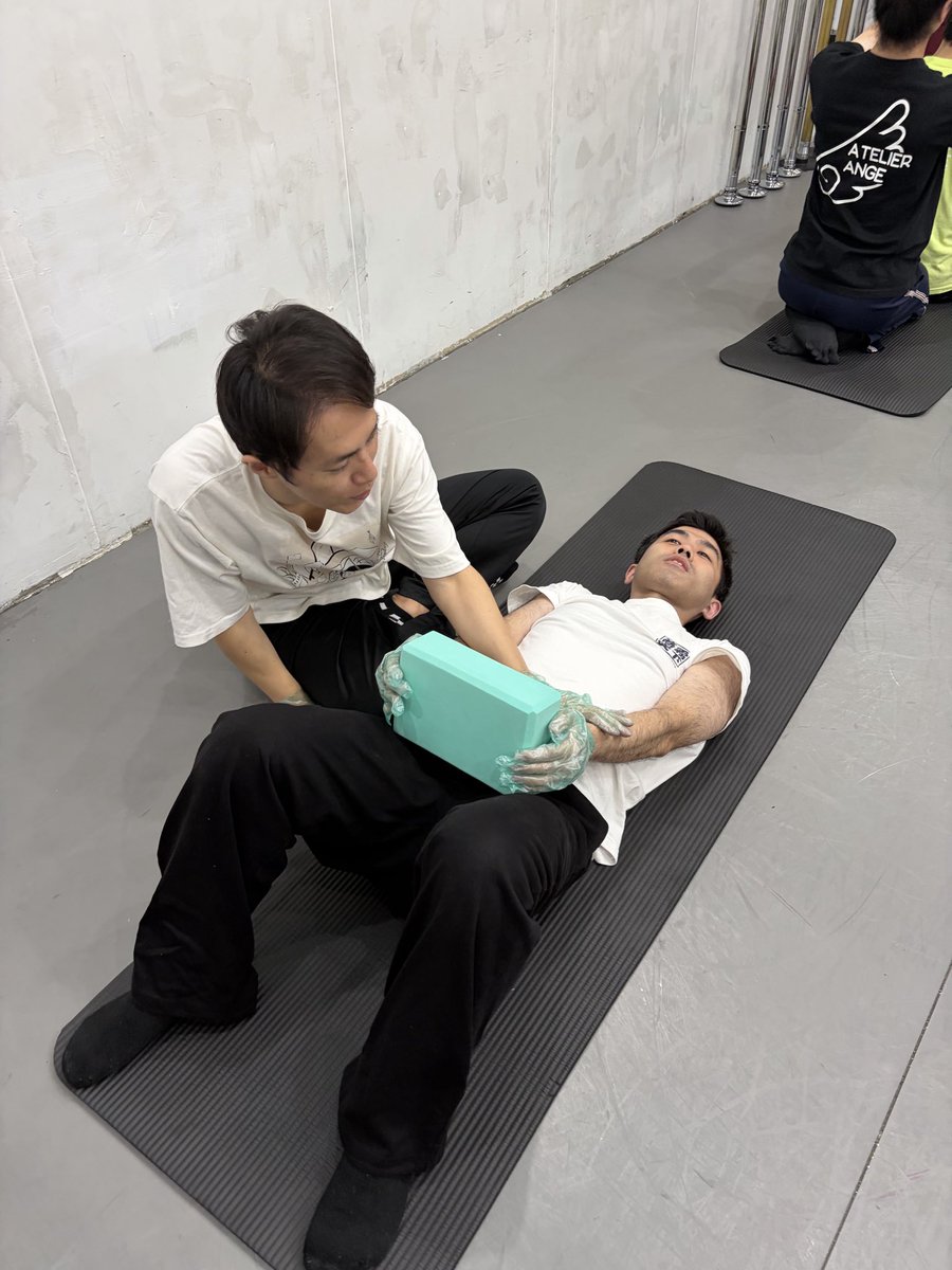 angedor092555's tweet photo. 火曜日アンジュは、ラストのPNF!!
レッスンで身体を整えながら、いざ!!
積み重ねてきたものを舞台に繋げられるように、ラストスパート!
#アンジュドール
#PNF
#レッスン https://t.co/01oICbl2Gt
