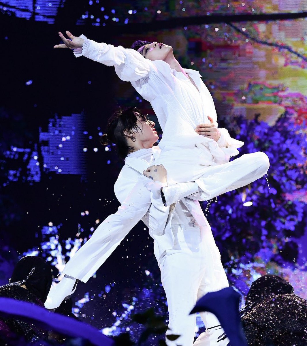 chidoriguk's tweet photo. black swan jikook, nunca los superaré https://t.co/f7CdQ20n1n
