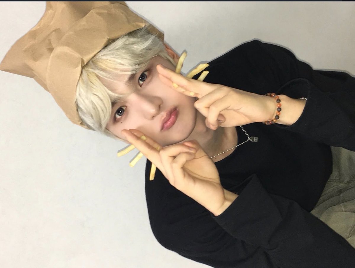 kkang052's tweet photo. 윤냥이 졸귀 수준 에반데? https://t.co/UKbiUXdL3m