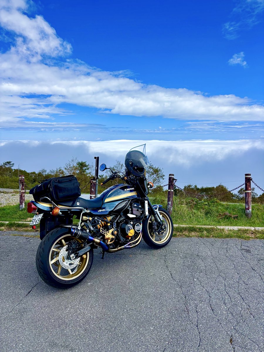 Ct9a2's tweet photo. #我が愛車イケてるなぁ 

I got a burnin' love.
蒼く輝く炎で この星空を
覆い尽くす時まで

I got a burnin' heart,
愛は孤独な戦い
この世界まで 燃やし尽くすのか

I got a burnin' love.
胸を貫くスリルを ただ追いかけて
走り続ける 今日もぉ〜♪ https://t.co/axHlIXB5Wc