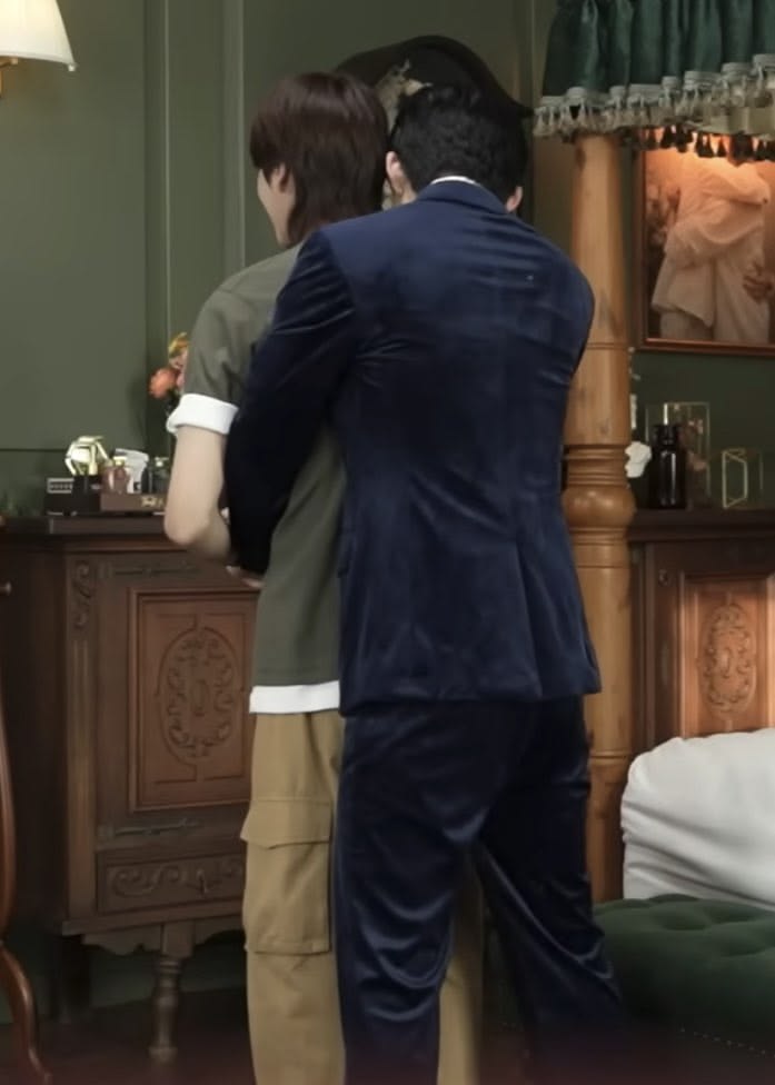 whosshii's tweet photo. There's something domestic and comforting about pondphuwin that makes me crave for a partner like them. https://t.co/FXZ5XFT6AP