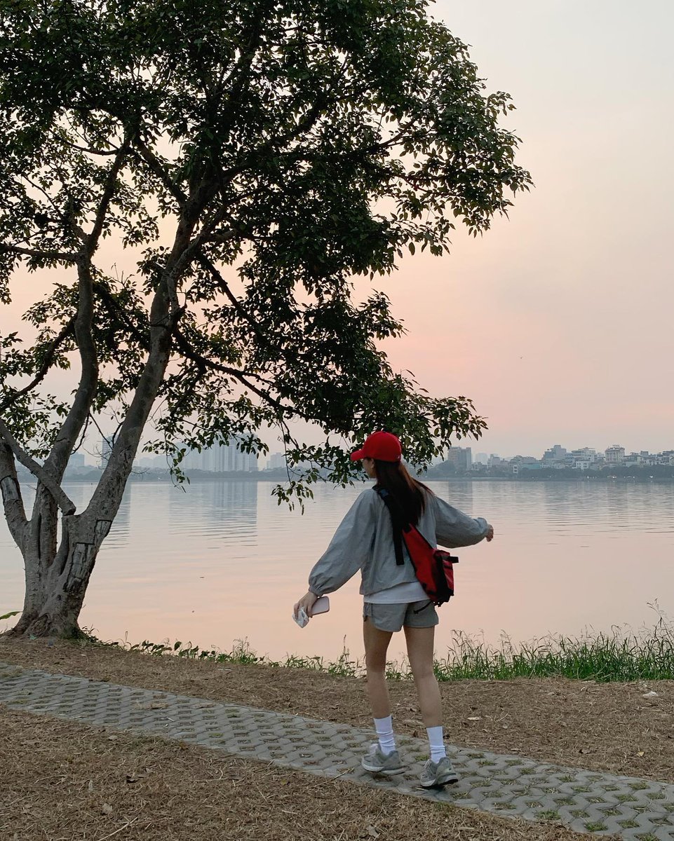 Lari_Mou's tweet photo. 明日は明日の風が吹く。気に病むことはないさ。 🥰
NAUZR https://t.co/2VfKcjuGHW