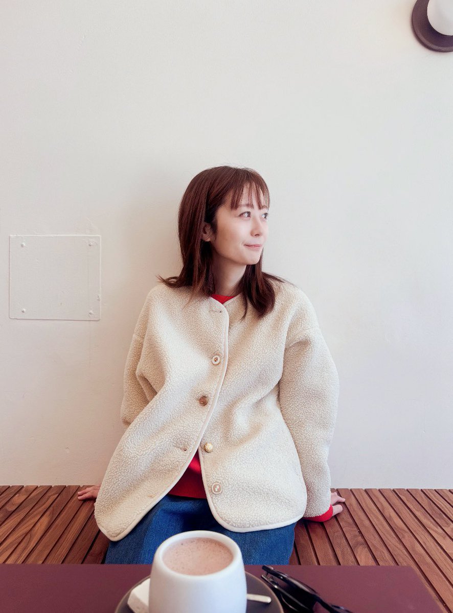 neatsyui's tweet photo. ゆいのアトリエ、久しぶりにいろいろ更新しました🍂

🎙 Neat'sFM #17「秋色の足跡」
https://t.co/eAMvetDjN2
 ✏️ アトリエ日記「夏の終わり、秋の入り口」
https://t.co/odmYFU3oFF

インプットに出かけたり、栗を食べたり、絵を描いたり。 夏から秋へ向かう、この頃のこと。
あたたかい飲み物でも飲みながら、のんびり覗いてね〜☕️🌰

ゆいのアトリエとは：
新津由衣の創作裏側を共有する場所です。
日記、ラジオ、生配信など、ここだけのコンテンツをお届けしたり
アトリエのみなさんとイベントをしたり
アトリエ限定のグッズがあったり
活動の基盤となるコミュニティです。
ぜひアトリエの仲間になってください✨🏡
いつでも扉を開いてお待ちしています♡

#新津由衣
#ゆいのアトリエ