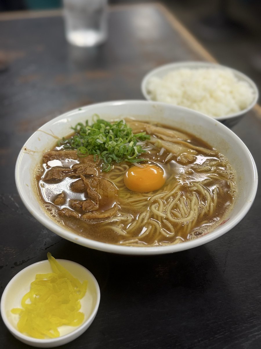 katoki_222's tweet photo. 広島焼き
讃岐うどん鳴門ワカメ入り
徳島ラーメン　（王王軒）
友たちと楽しい旅行だった👏🏾 https://t.co/d4TEFyVQC2