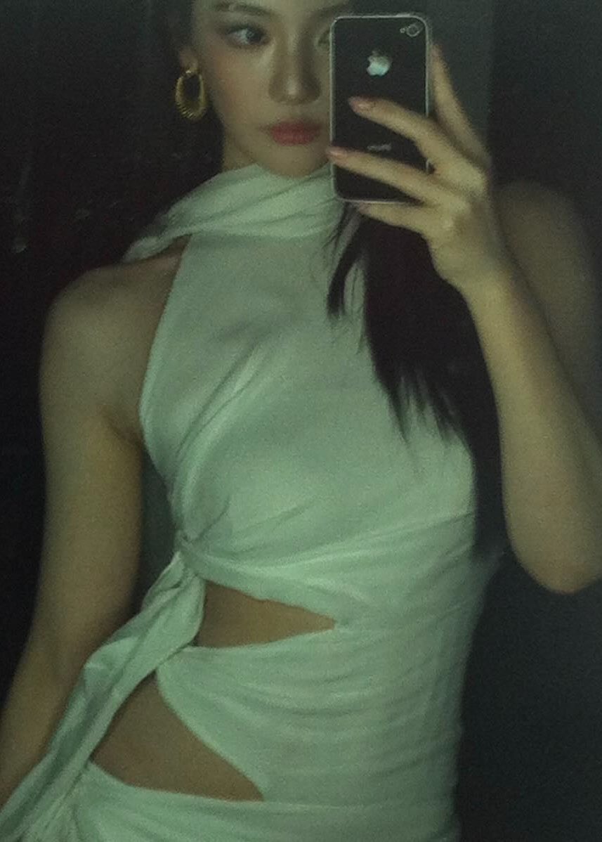 Ningnqng's tweet photo. iPhone 4                                           iPhone 6 https://t.co/vdLtUFsS1F