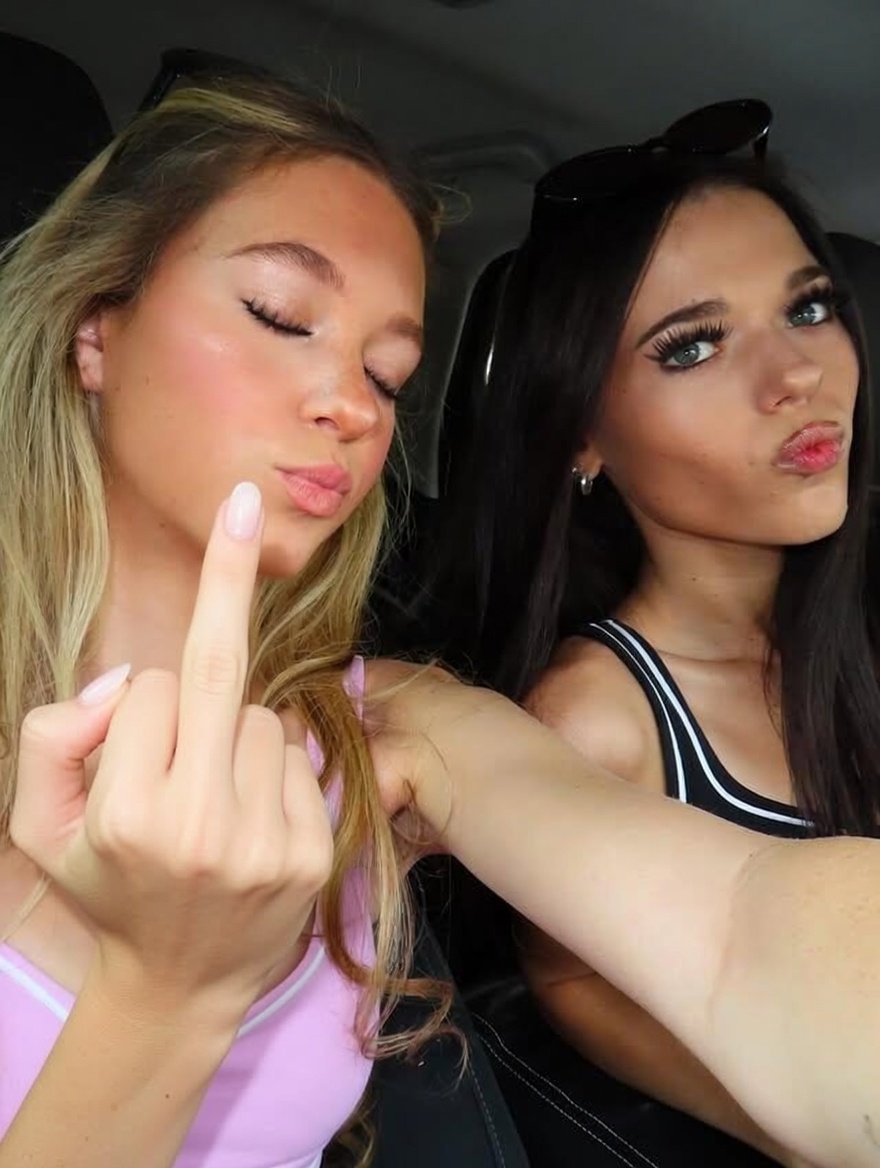 lolafindomhs's tweet photo. Paid to be pretty btw

Findom simps are litteraly LOLAddicted thanks to my pretty selfies

Tongue out = cash in https://t.co/9mDIZ5Wm4J