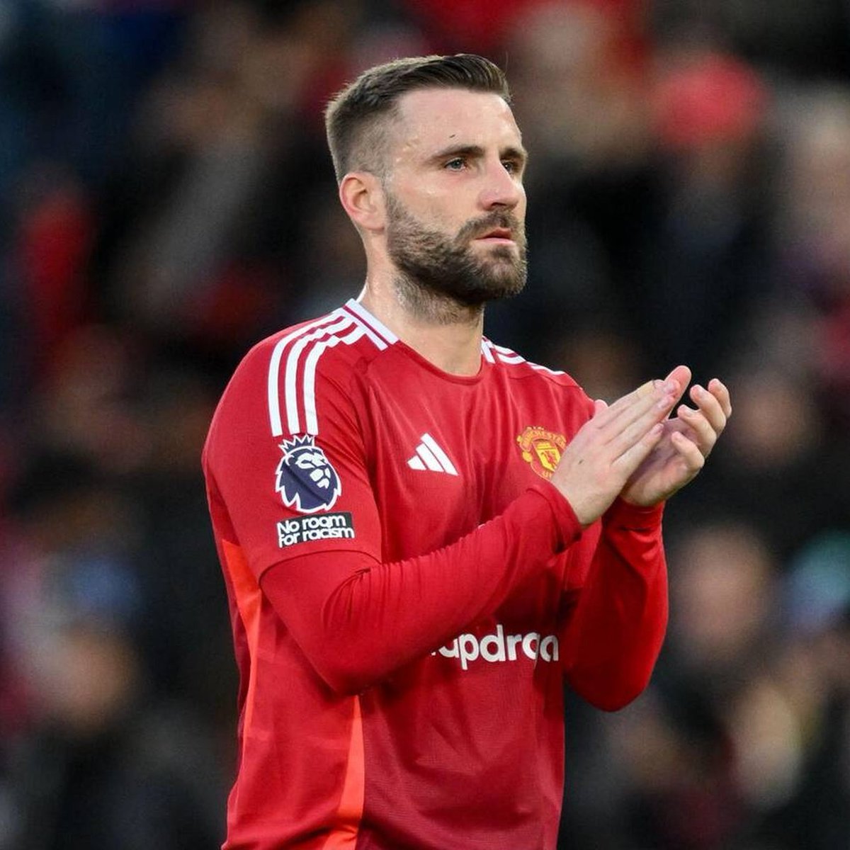 StretfordEndx's tweet photo. 🚨🚨 NEW: Manchester United are planning to offer Luke Shaw a NEW CONTRACT at the start of 2027.

The club still see a long-term role for Shaw and want to tie him down to a new deal as soon as possible. [@SportsPeteO] #mufc https://t.co/gfi8Fb0bLa