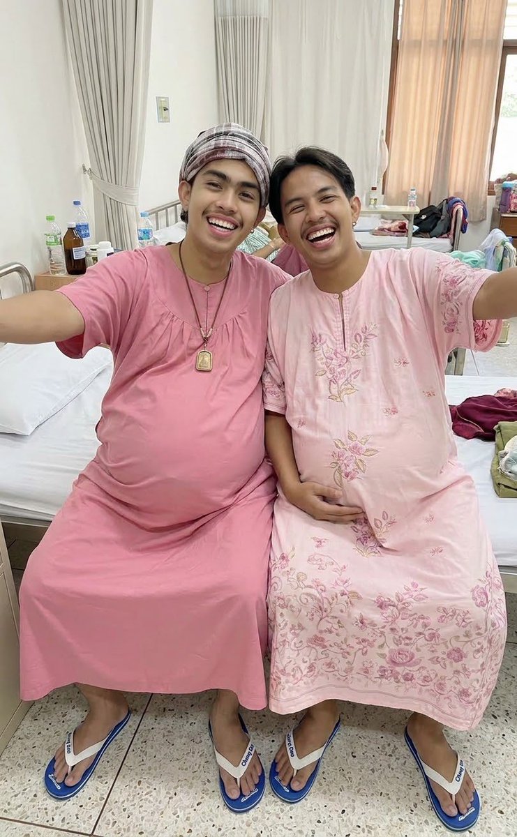 OnlyMpreg7j's tweet photo. Selfie time with papa 🫃🏽🫃🏽#mpreg #Mpreg #Aiart️️️️️️️️️️️️️️️️️️️️️️️️️️️️️️️️️️️️️️️️️️️️️️️️️️️️️️️️️️️️️️️️ #malebody #Givebrith https://t.co/4iFVT7PBq2