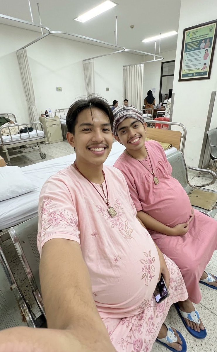 OnlyMpreg7j's tweet photo. Selfie time with papa 🫃🏽🫃🏽#mpreg #Mpreg #Aiart️️️️️️️️️️️️️️️️️️️️️️️️️️️️️️️️️️️️️️️️️️️️️️️️️️️️️️️️️️️️️️️️ #malebody #Givebrith https://t.co/4iFVT7PBq2