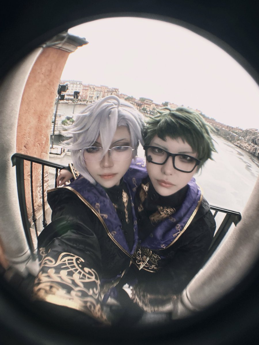 02140s's tweet photo. アウパ‼️
眼鏡2人組でしたん
 #Dハロ仮装ツイステ
 #Dハロ仮装2026 https://t.co/wtM6e8wMOm