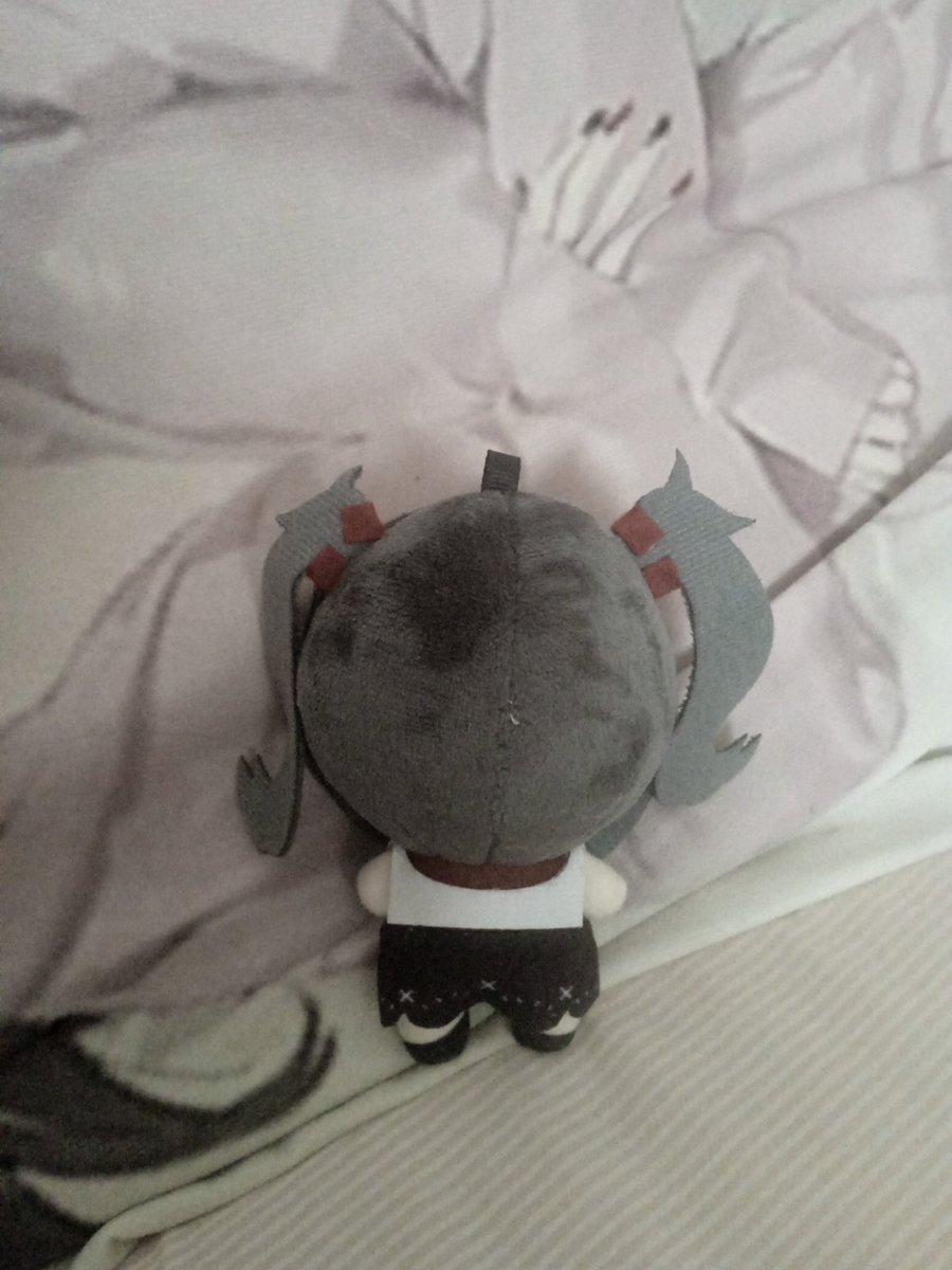lost4ever__'s tweet photo. My gf won't look at me 😭😭😭😭 ame please 😭😭😭😭baby I'm sorry 😭😭😭😭😭😭 https://t.co/9u5ofWQACK