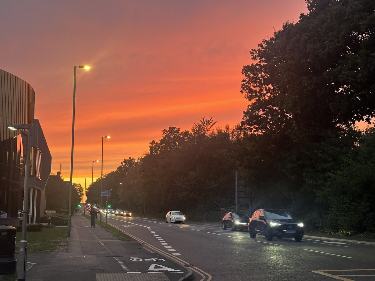 mennahelwan1's tweet photo. The sky was beautiful yesterday ✨✨ https://t.co/1slJftlf7m