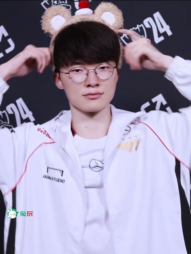 t1katta's tweet photo. missing worlds24 faker hours https://t.co/blGSaqYWKF