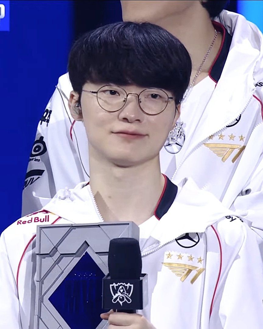 t1katta's tweet photo. missing worlds24 faker hours https://t.co/blGSaqYWKF