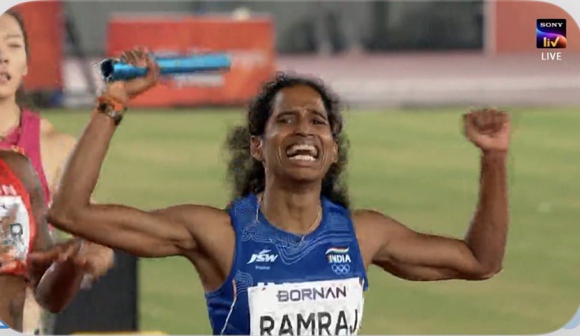 UpdatesChennai's tweet photo. The only Gold in Athletics came from Women's 4x400m relay team. Proud of Vithya Ramraj for running the last leg superbly...🙏😍 https://t.co/ZjYbjW9M9t