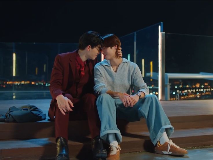 whosshii's tweet photo. There's something domestic and comforting about pondphuwin that makes me crave for a partner like them. https://t.co/FXZ5XFT6AP
