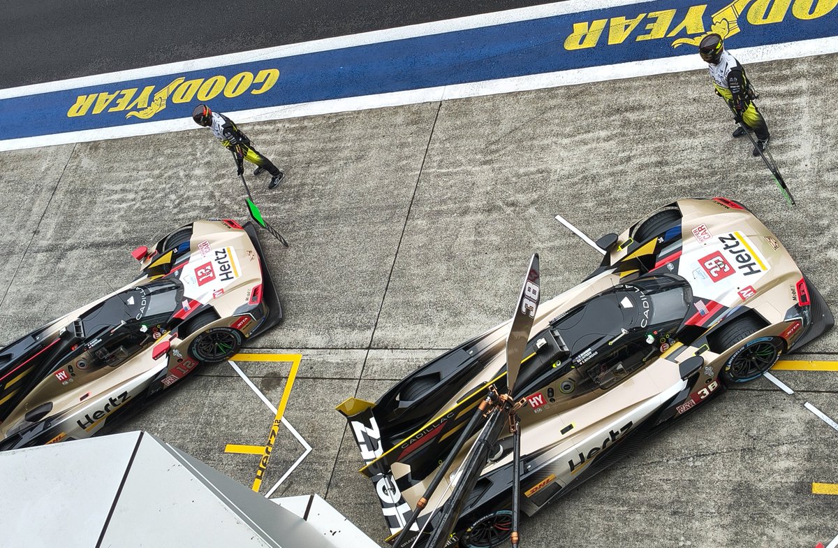 fu_mi_8_55's tweet photo. 2026 WEC 6HOURS OF FUJI

CADILLAC Hertz Team JOTA
CAR NO.12/38

#wecjp
#fujispeedway https://t.co/rs5YmGGGPJ