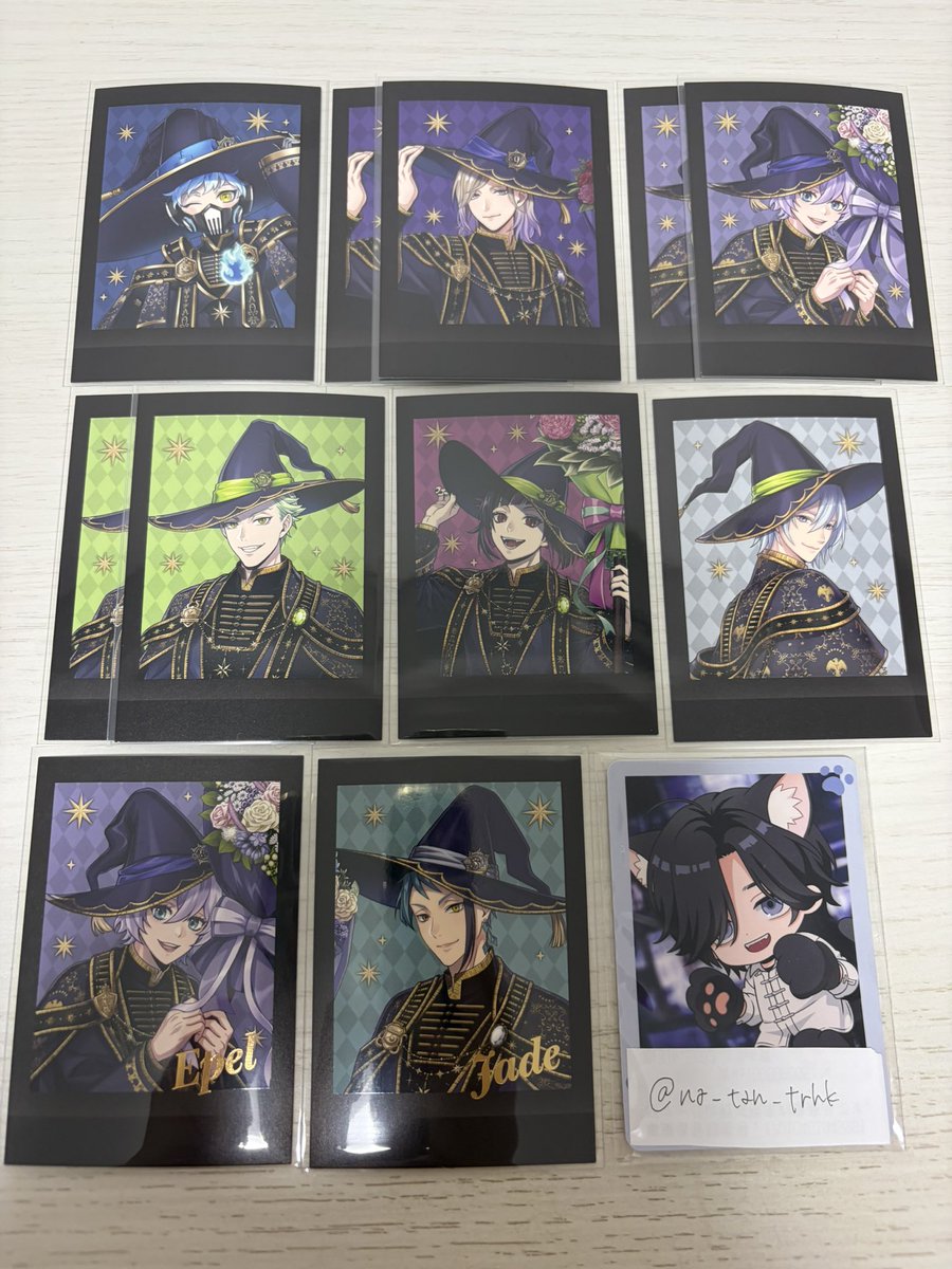 na_tan_trhk's tweet photo. ツイステ ツイステッドワンダーランド ぱしゃこれ ブルームバースデー

譲: 画像参照 ※箔押し▶︎エペル、ジェイド
求: マレウスorルーク＞定価+手数料

箔押し⇔箔押しor比率違いの交換

比率違い検討いたしますので、お気軽にお声かけください🌸 https://t.co/EKaSgm1gab