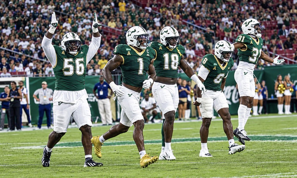SDikisongele's tweet photo. Blessed to receive an offer from @USFFootball after a great call with coach @Big_Glitch. #AGTG
@tygeeleach @RivalsHS @247recruiting @LCACoachSellers @GVandagriff @5StarPreps @CSmithScout @dgio_9 @KyleWSteinhoff https://t.co/FCZ9iwARys