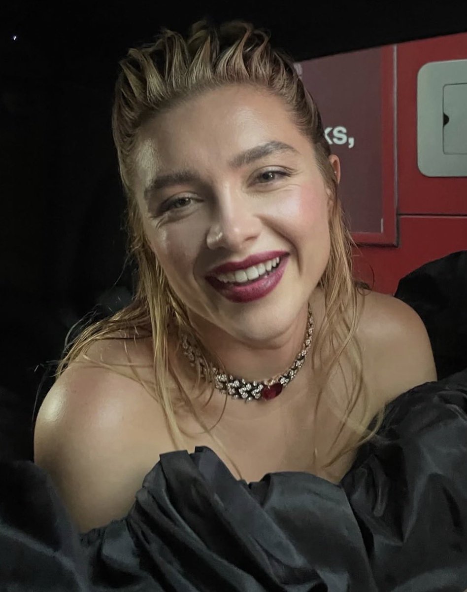 bestofpugh's tweet photo. florence pugh photographed by her dad at the ‘east of eden’ premiere https://t.co/cHmZXACfa3