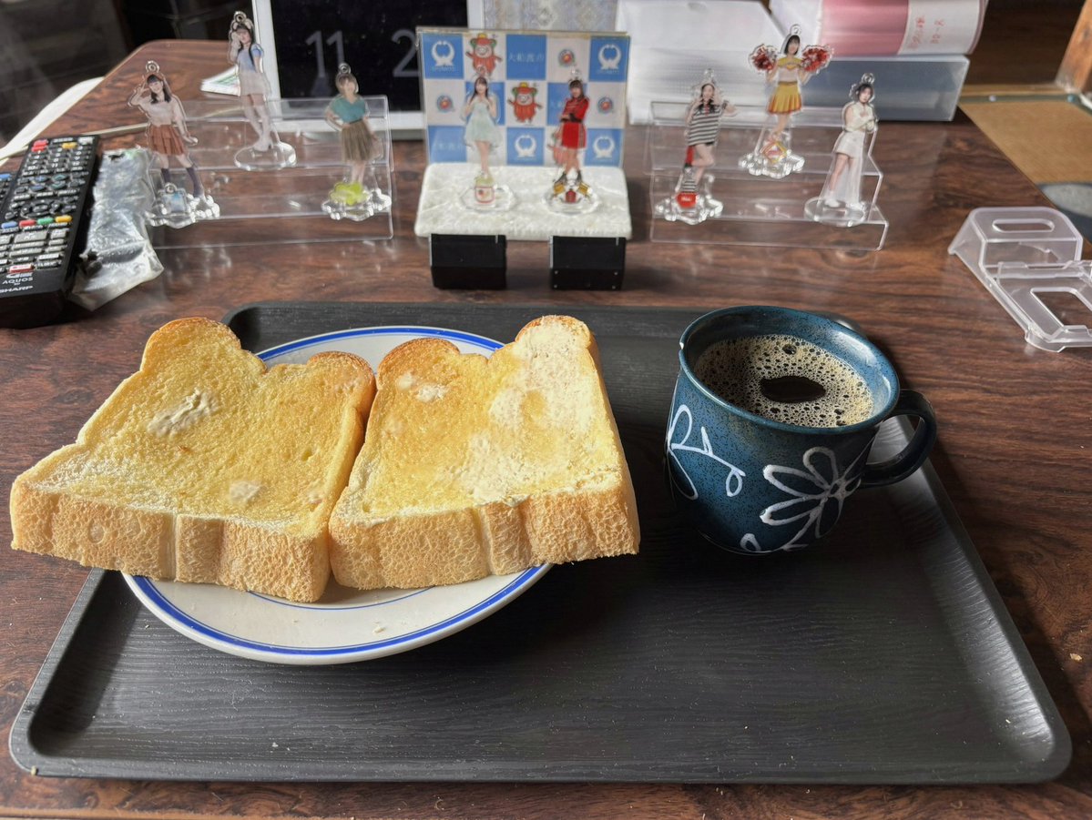 Bturtlesmallowl's tweet photo. 卒論やらなきゃだー！！明日絶対なんか言われる… https://t.co/tLDVMmaGPU